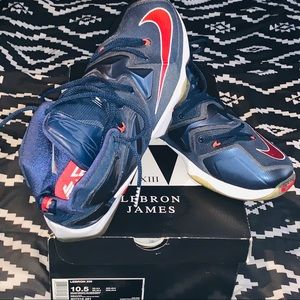 Lebron XIII (Mid NVY/UNVRSTY RD-WHITE-BRIGHT)